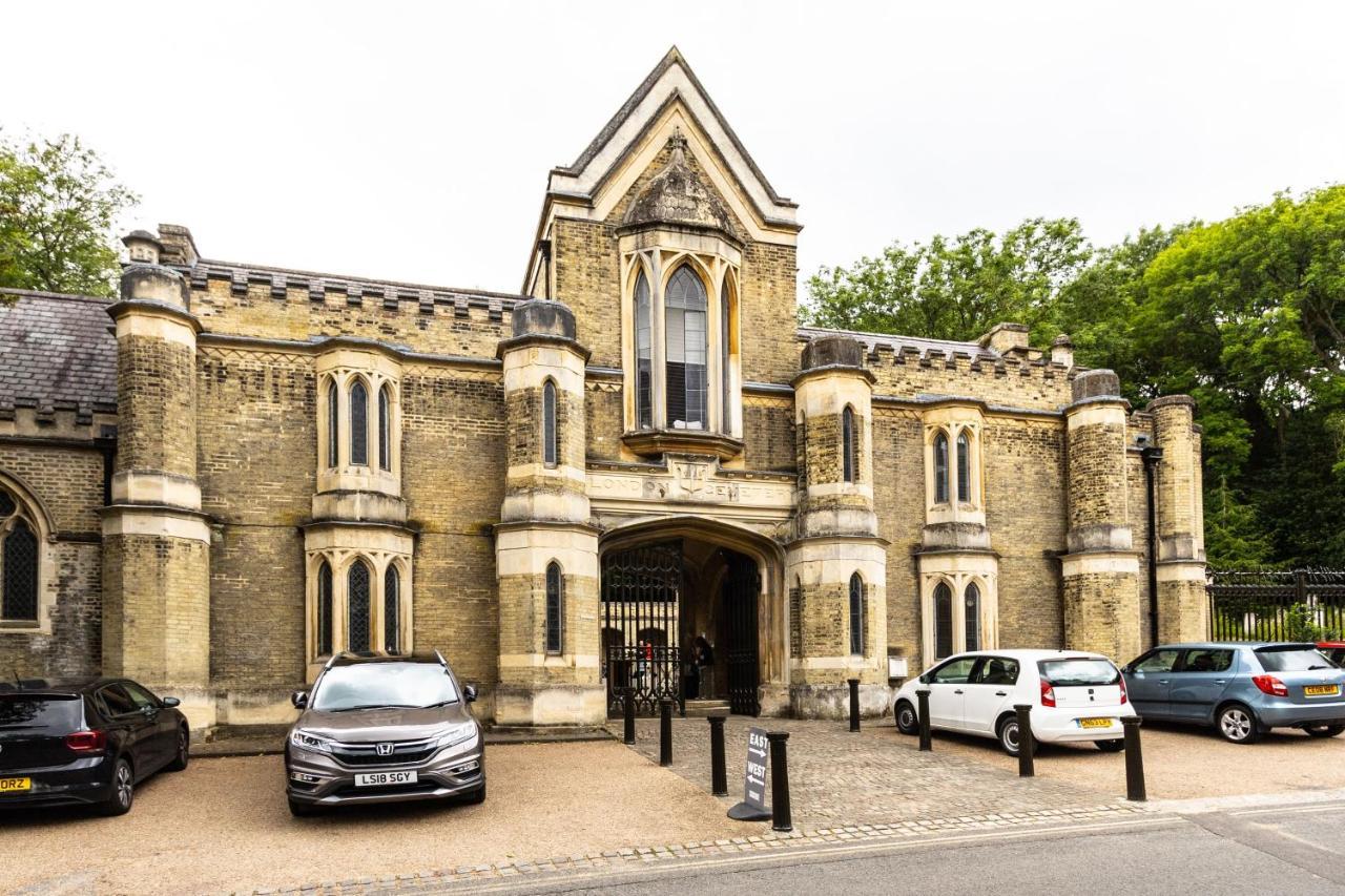 Stylish One Bedroom Apartment In Greater Londra Esterno foto