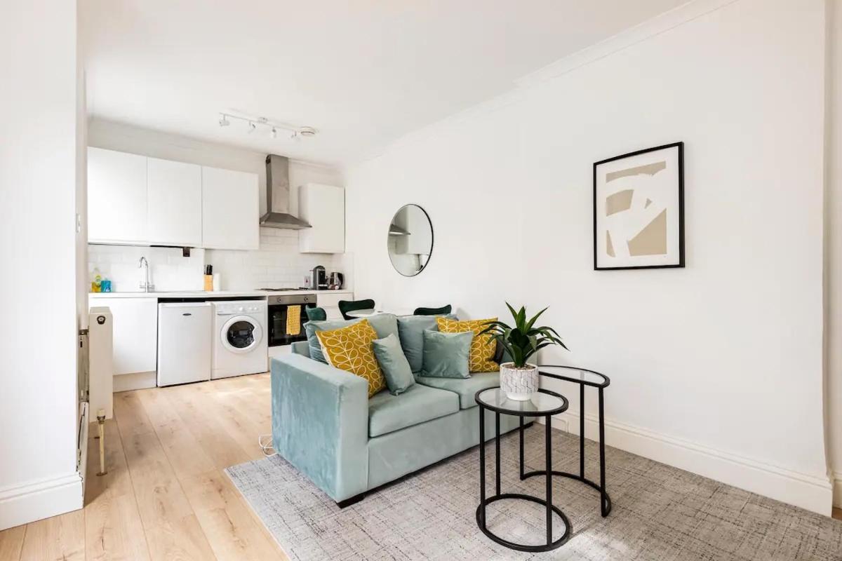 Stylish One Bedroom Apartment In Greater Londra Esterno foto